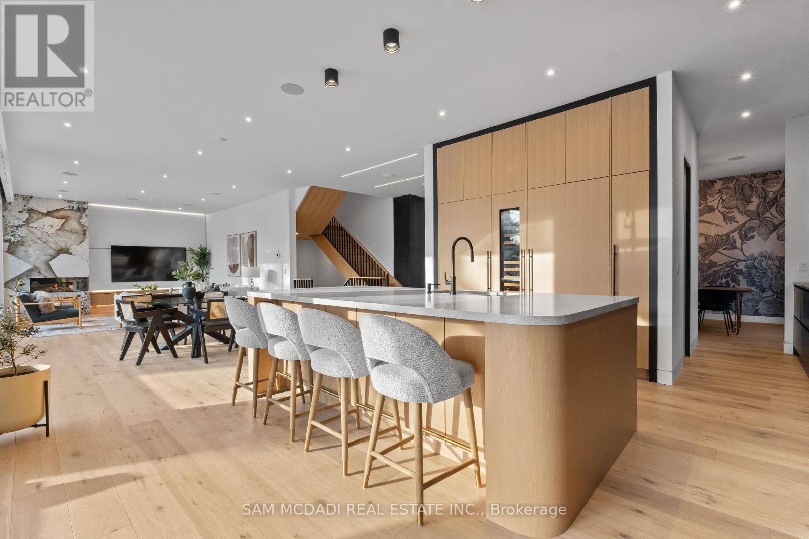 2186 HARCOURT CRESCENT - 14