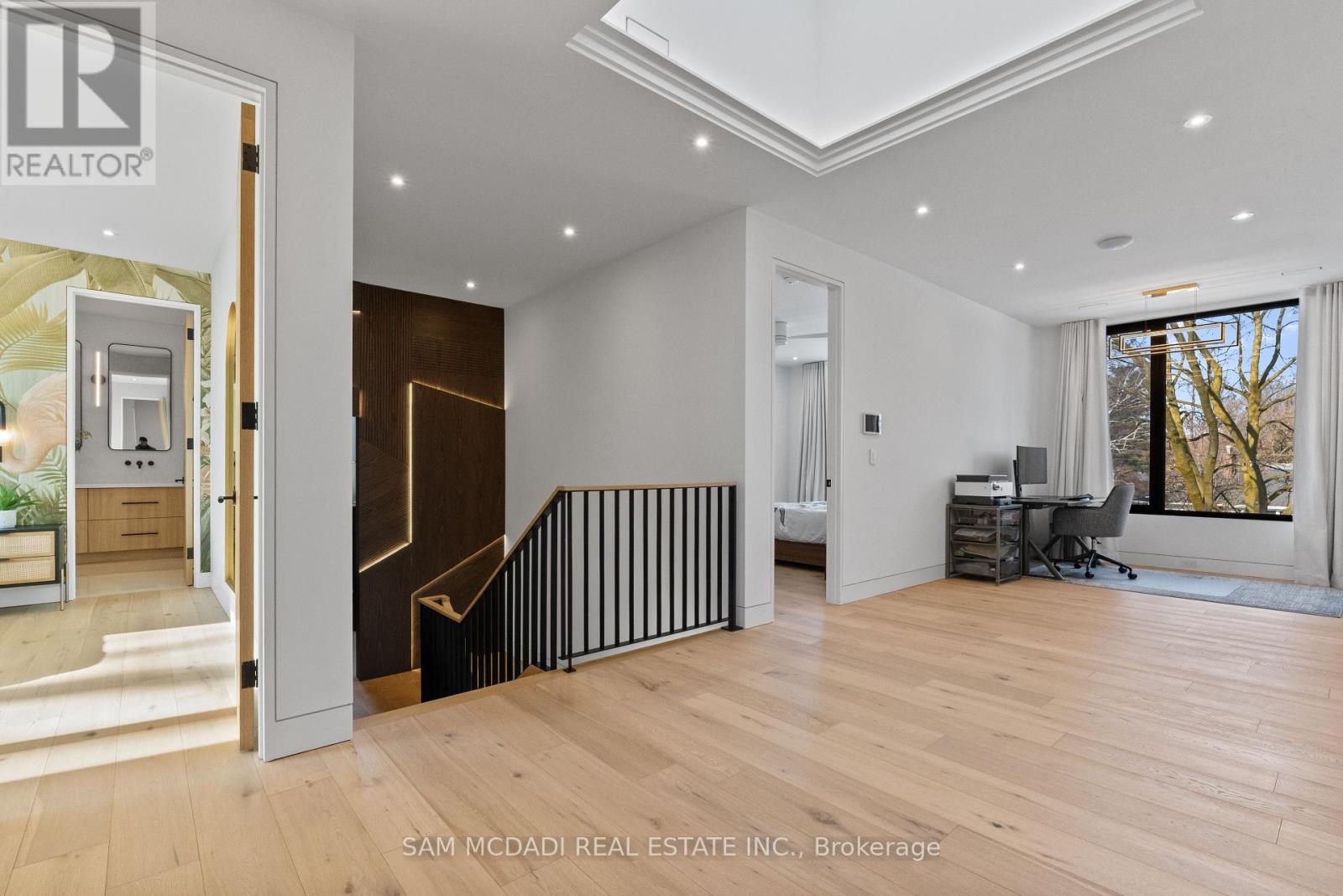 2186 HARCOURT CRESCENT - 21