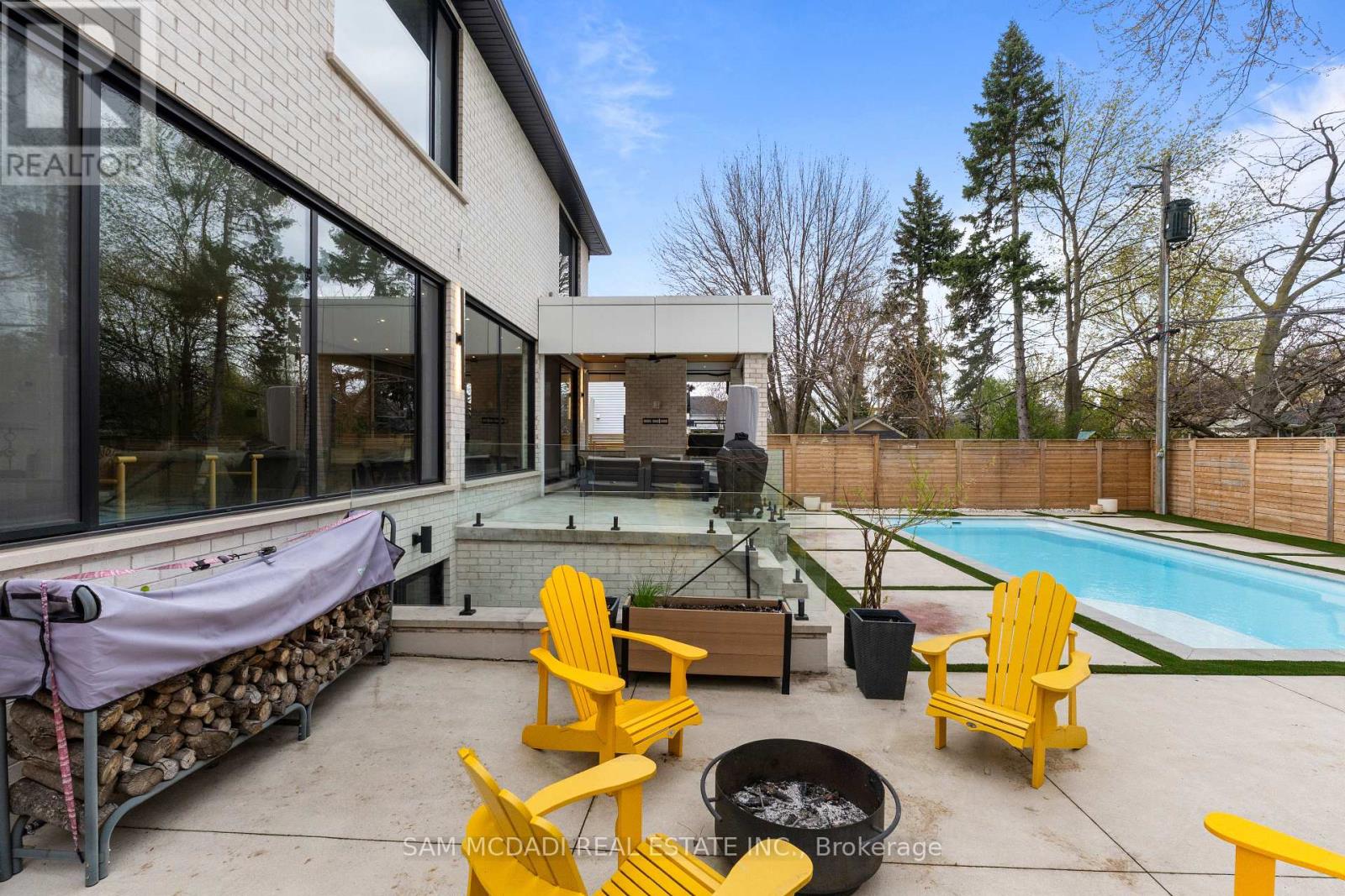 2186 HARCOURT CRESCENT - 47