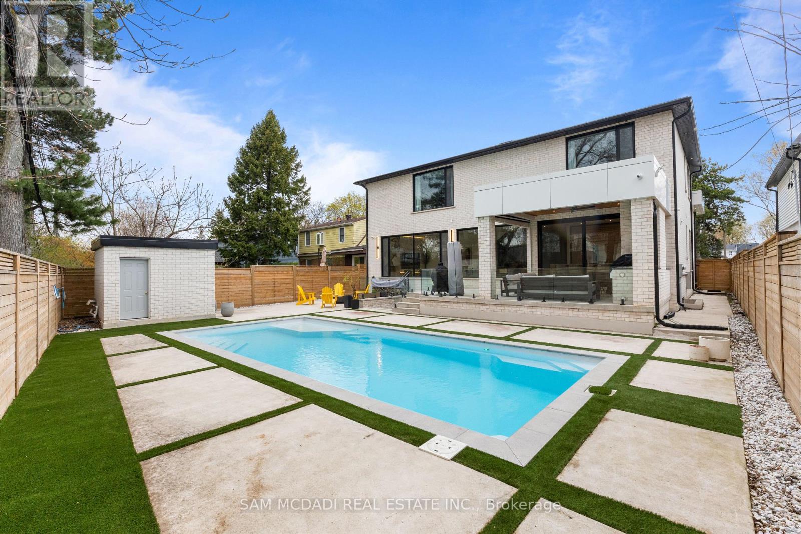 2186 HARCOURT CRESCENT - 49