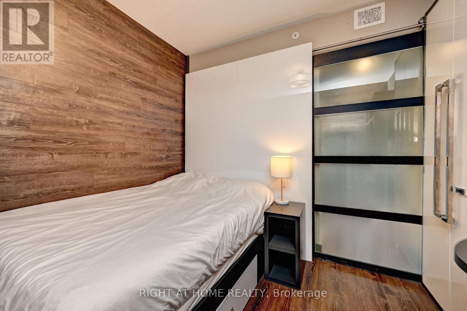 #N2207 330 PHILLIP STREET - 28