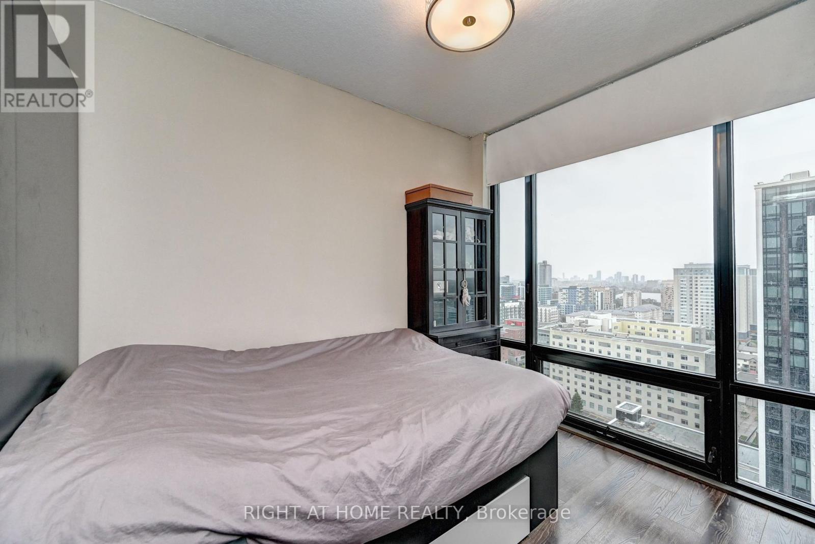 #N2207 330 PHILLIP STREET - 25