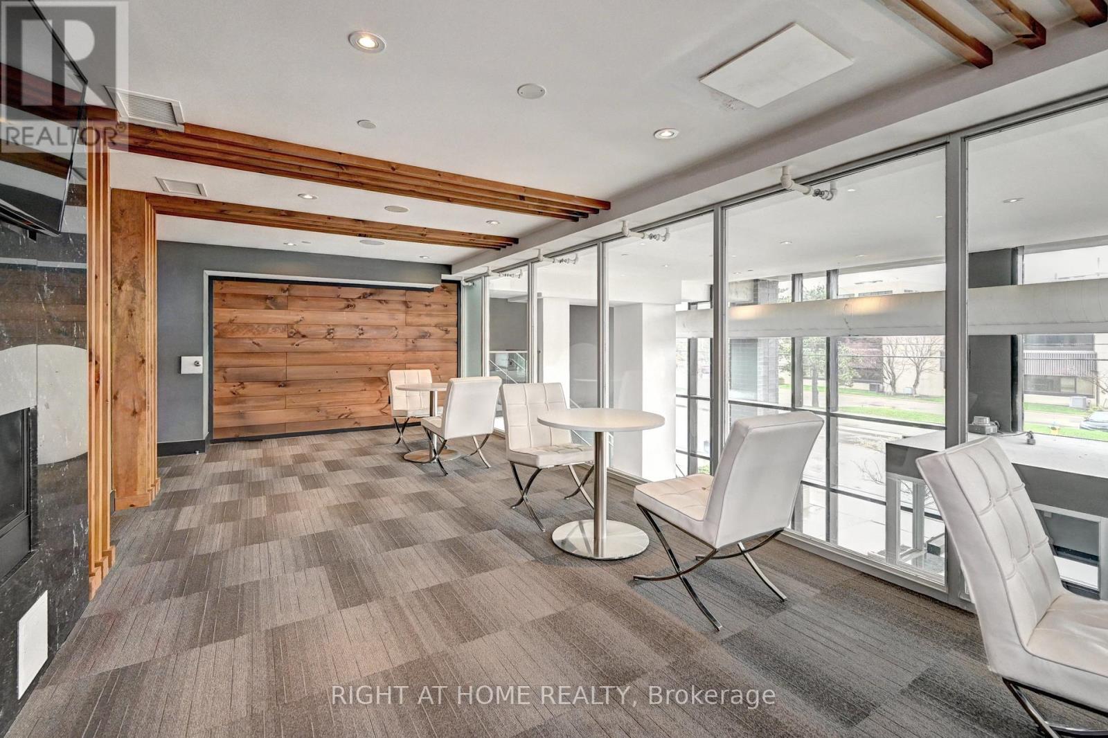 #N2207 330 PHILLIP STREET - 33