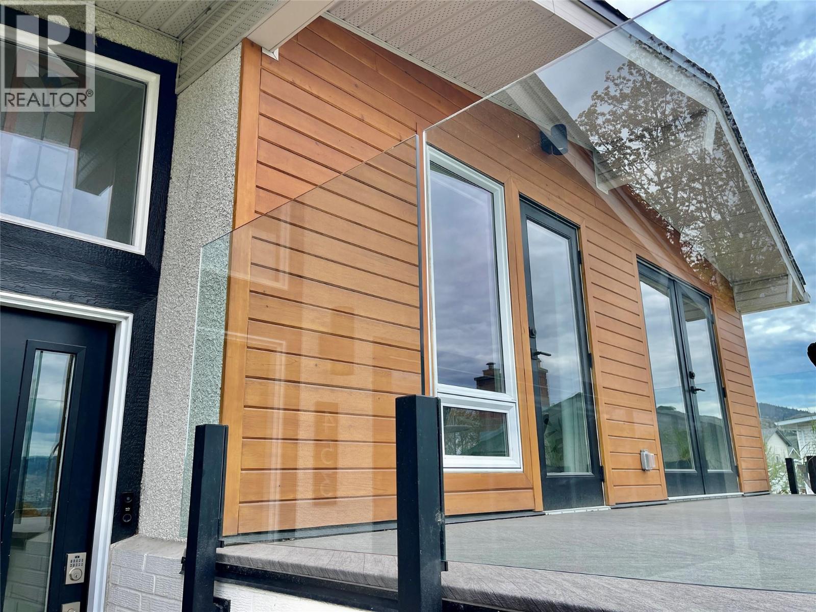 453 Battle Street W - Image 3