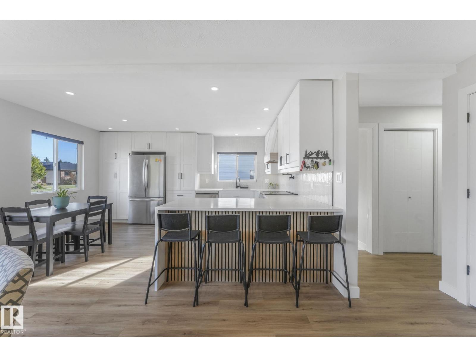 7404 82 ST NW, Edmonton
