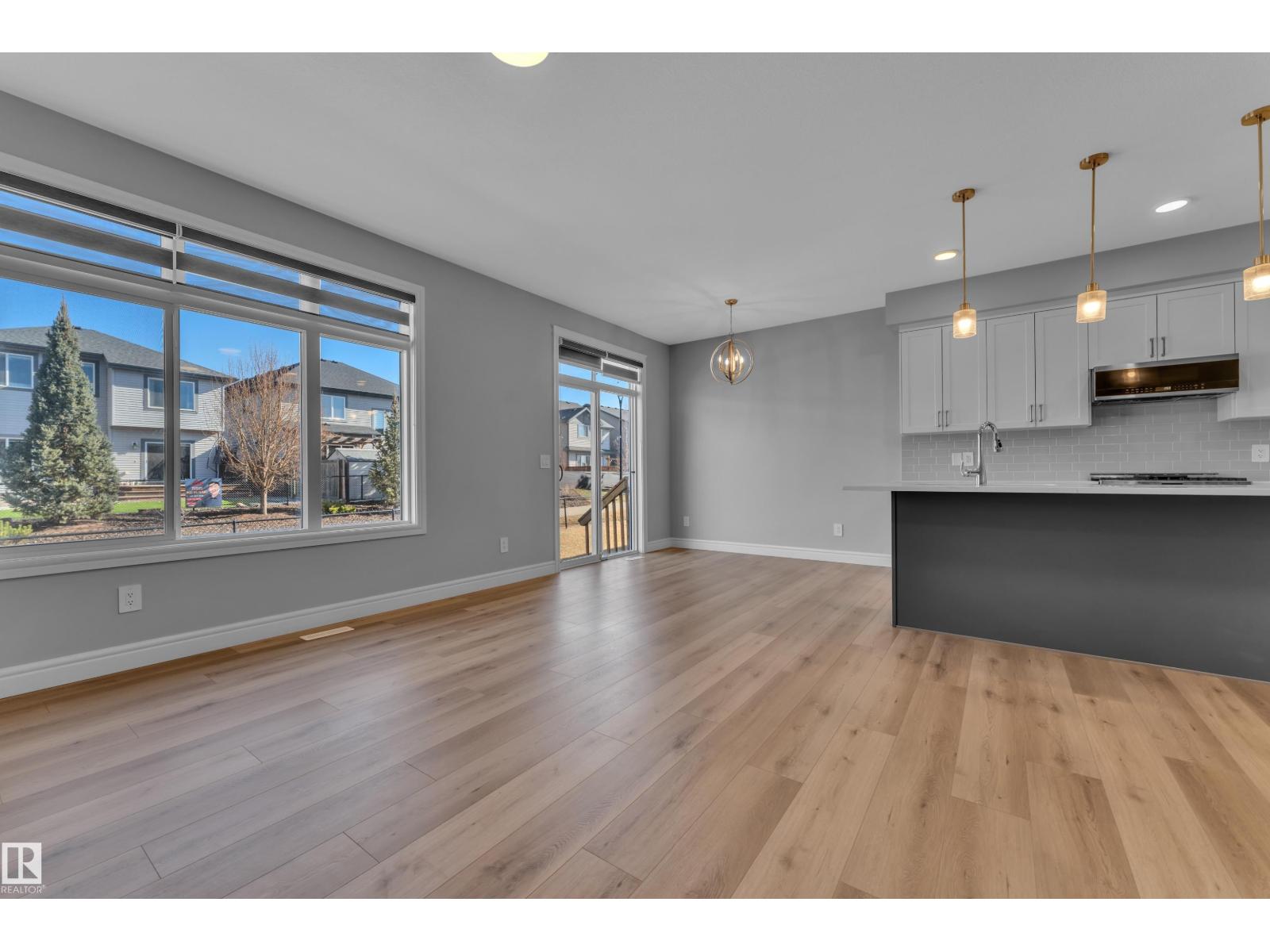 16222 19 AV SW SW - 7