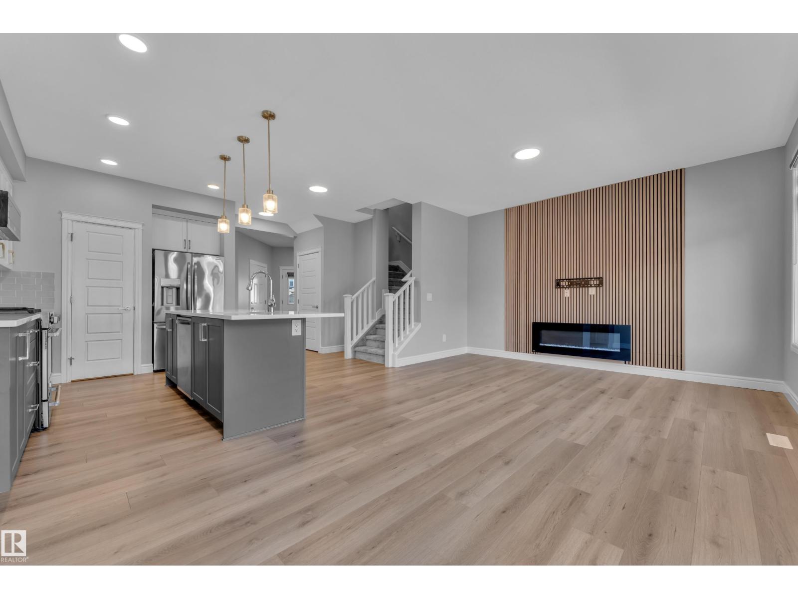 16222 19 AV SW SW - 8