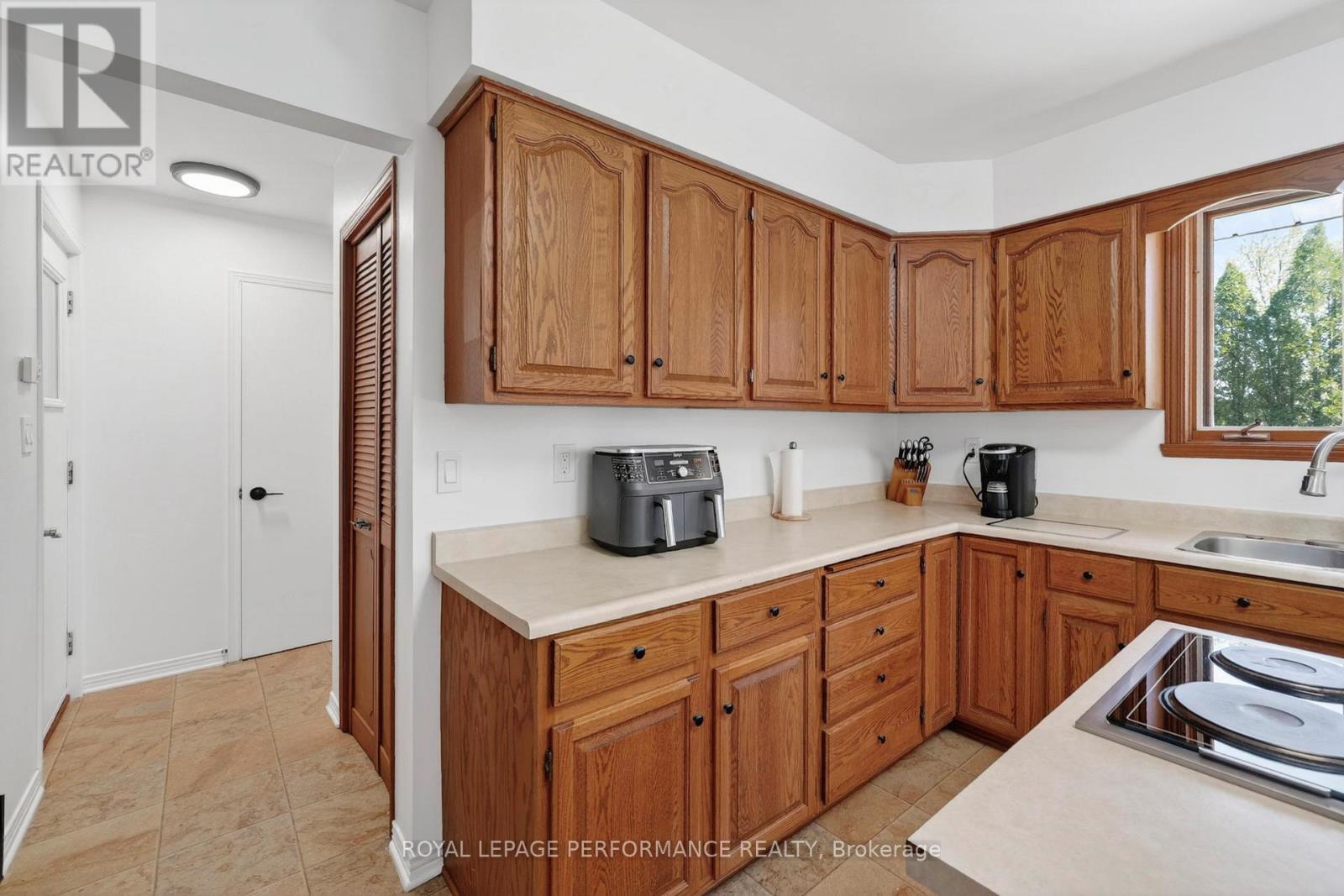 1793 DEWHURST AVENUE - 16