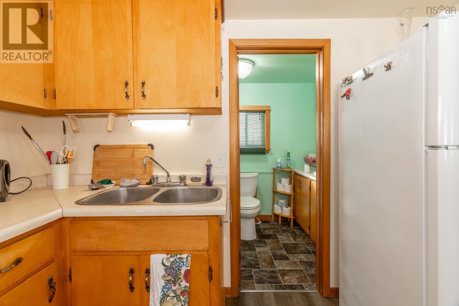 638 French Road - 12