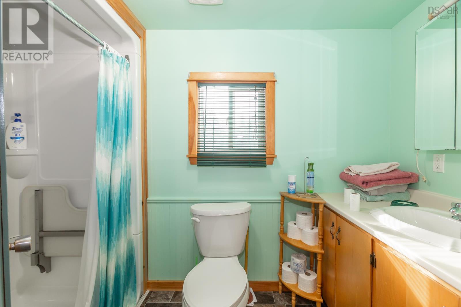 638 French Road - 21