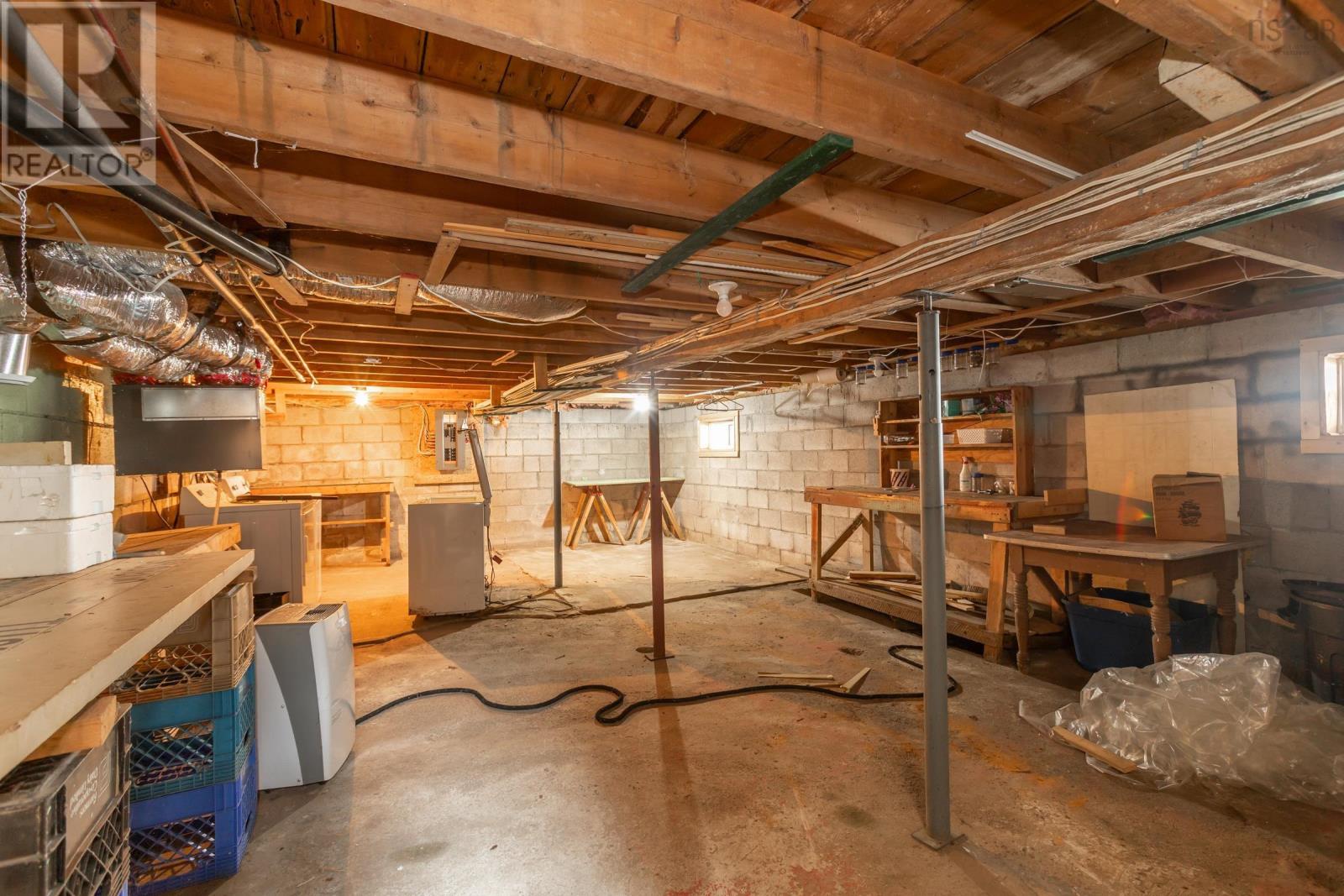 638 French Road - 24