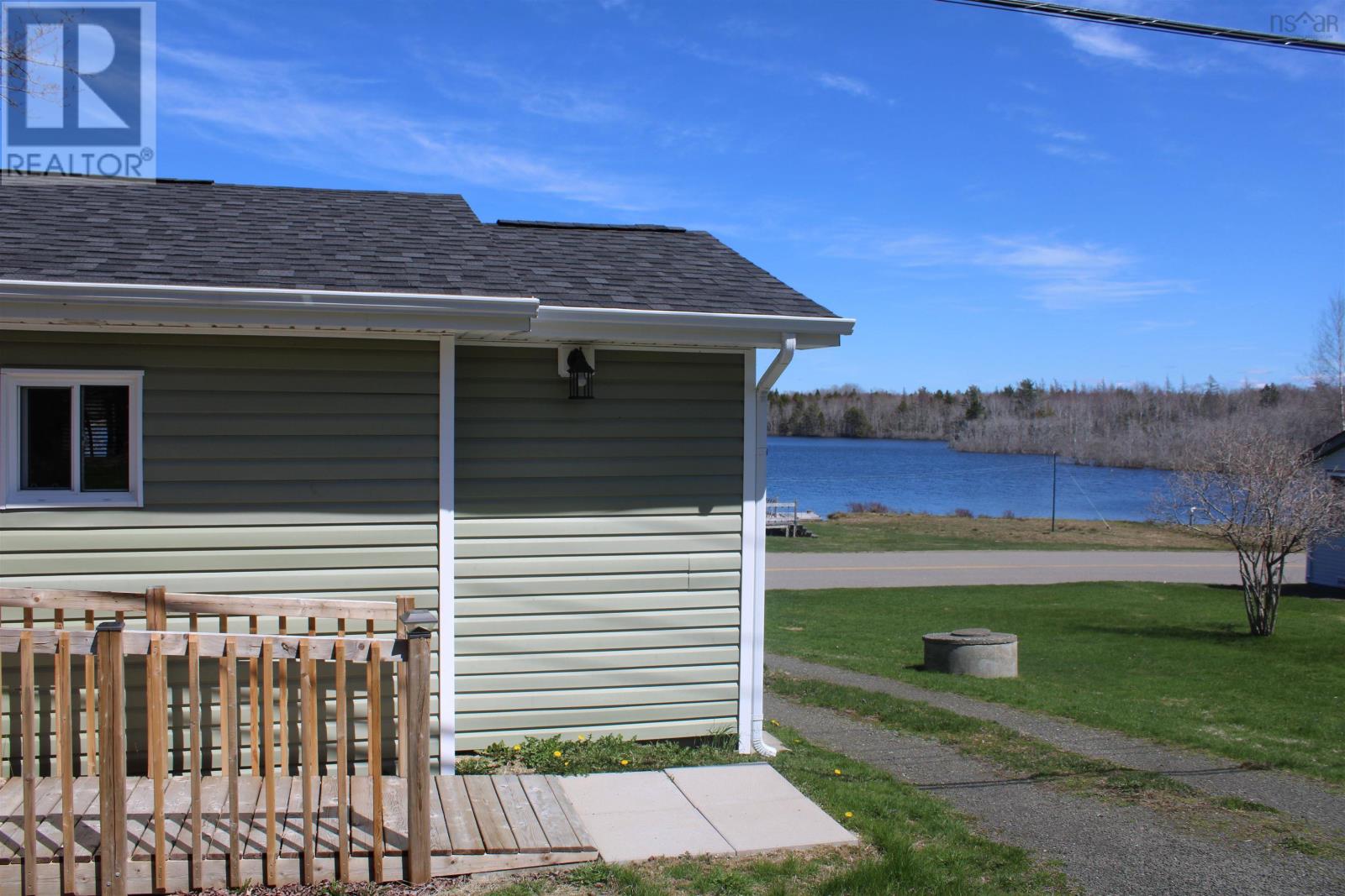 638 French Road - 7