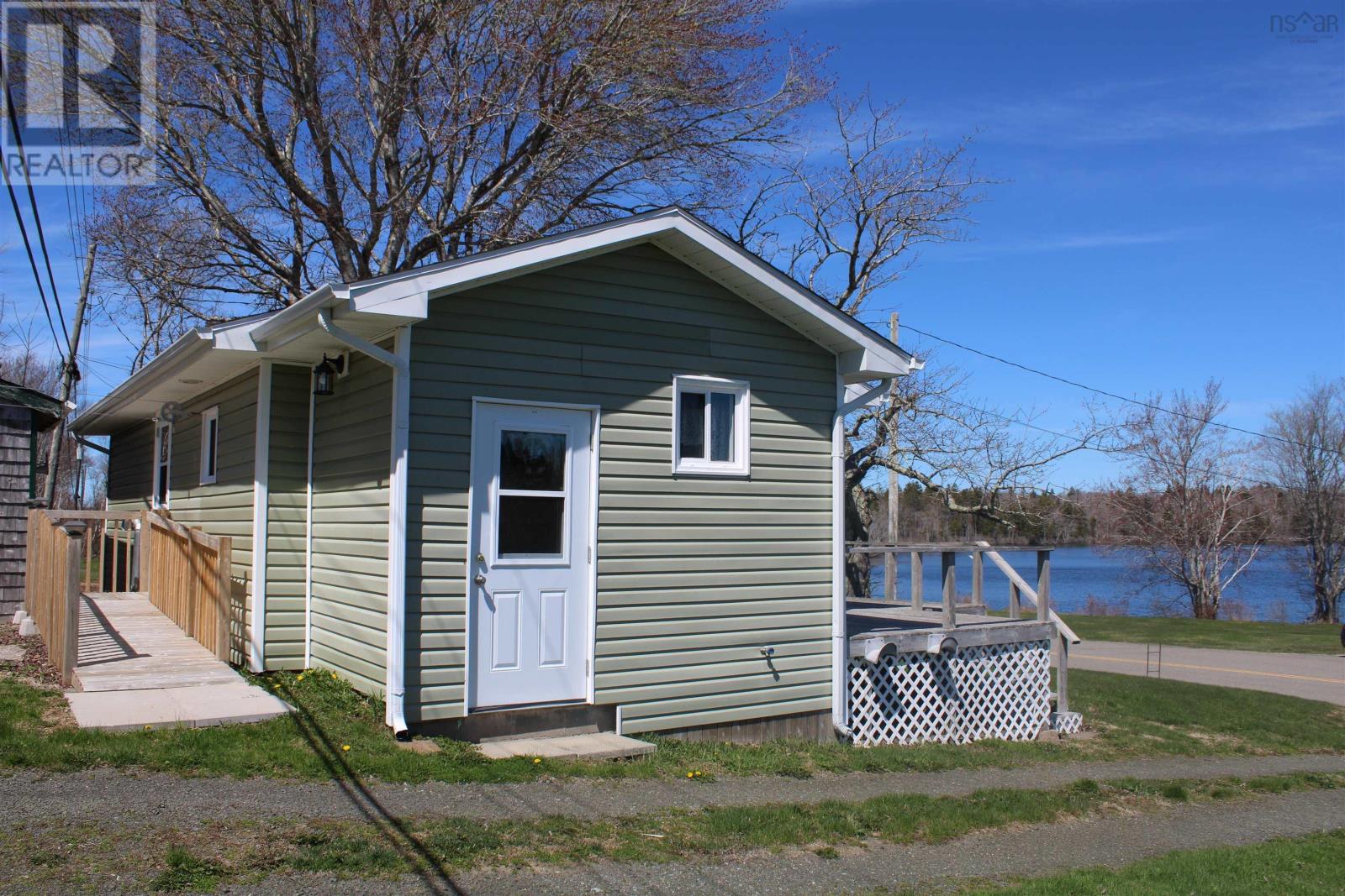 638 French Road - 5