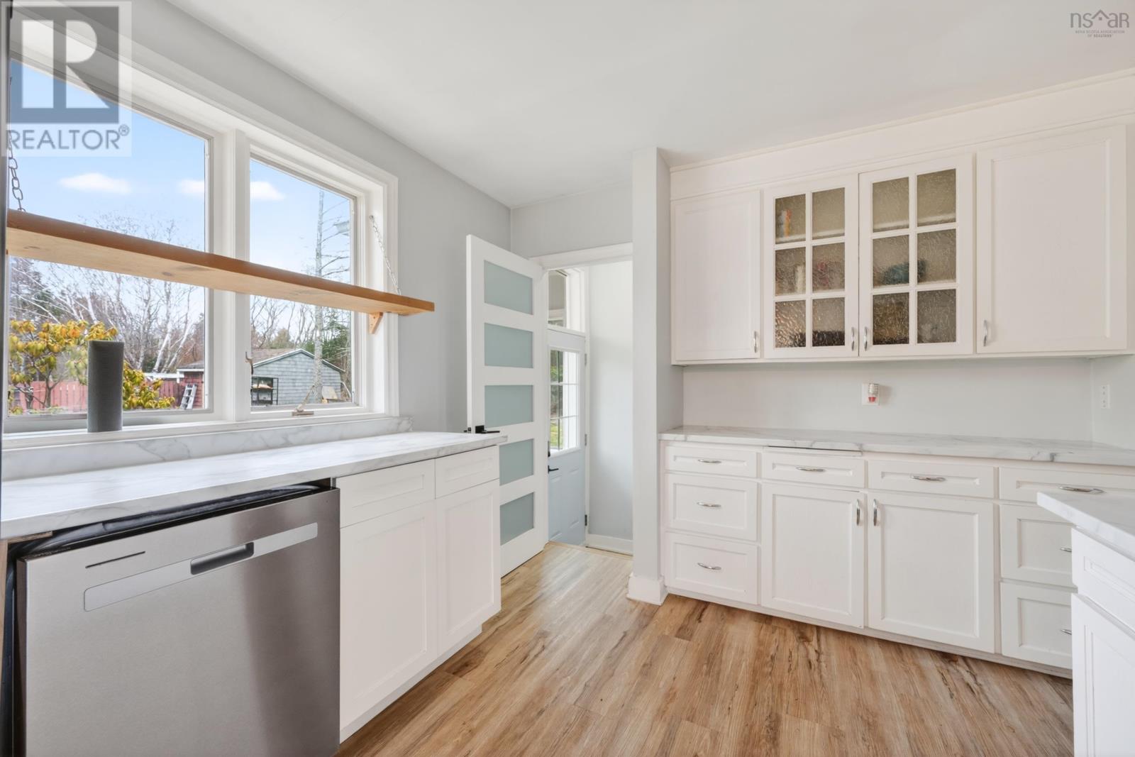 Property 21 of 47 of 73 MACKILLOP