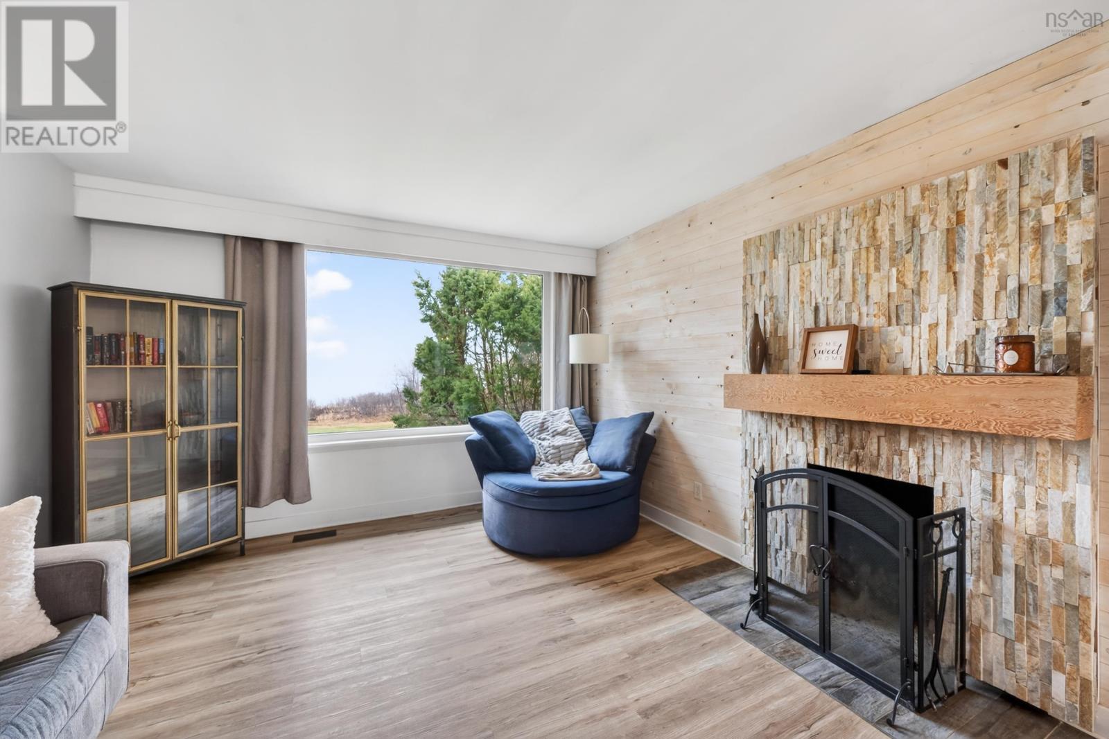 Property 8 of 47 of 73 MACKILLOP