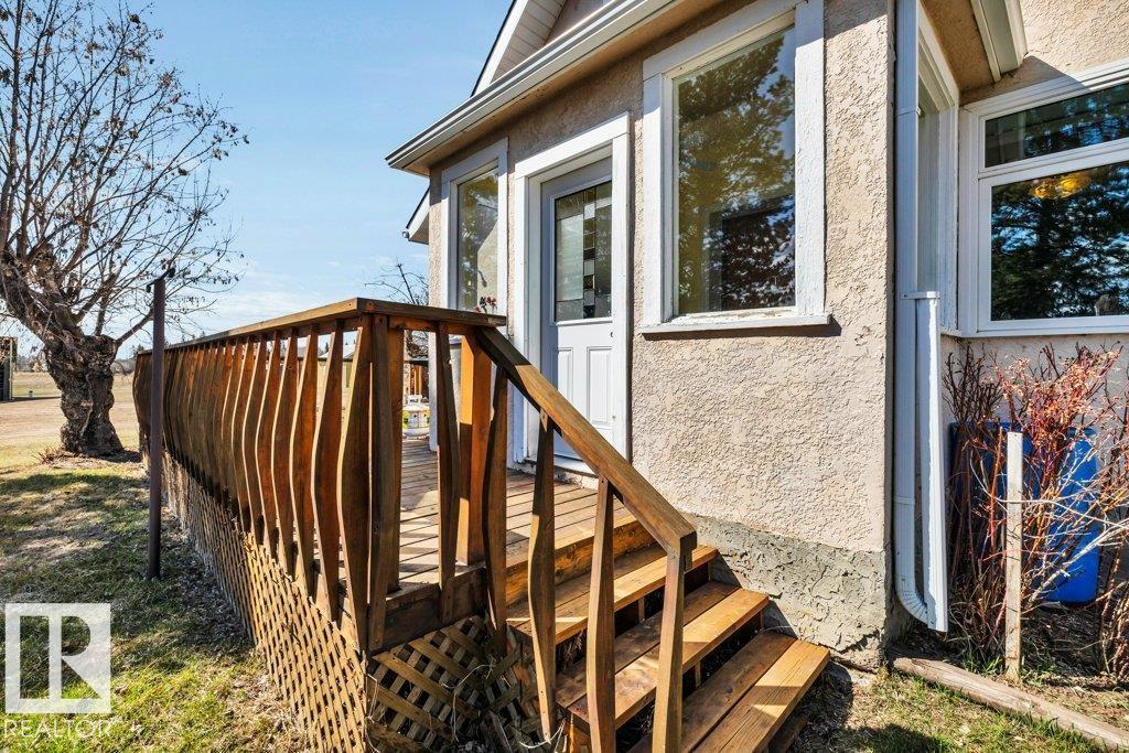 27110 Twp Rd 513 - 11
