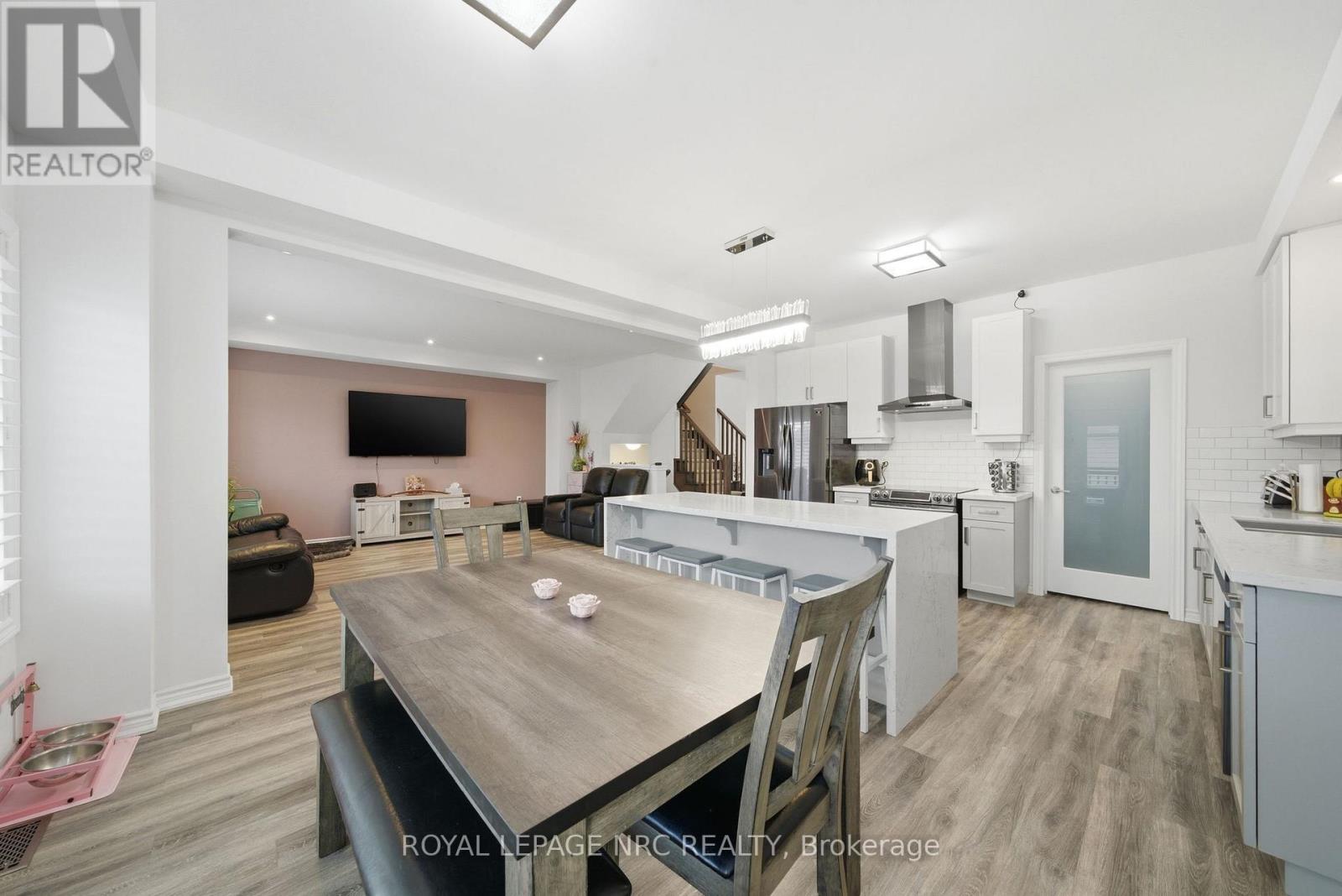 4071 THOMAS STREET - 18