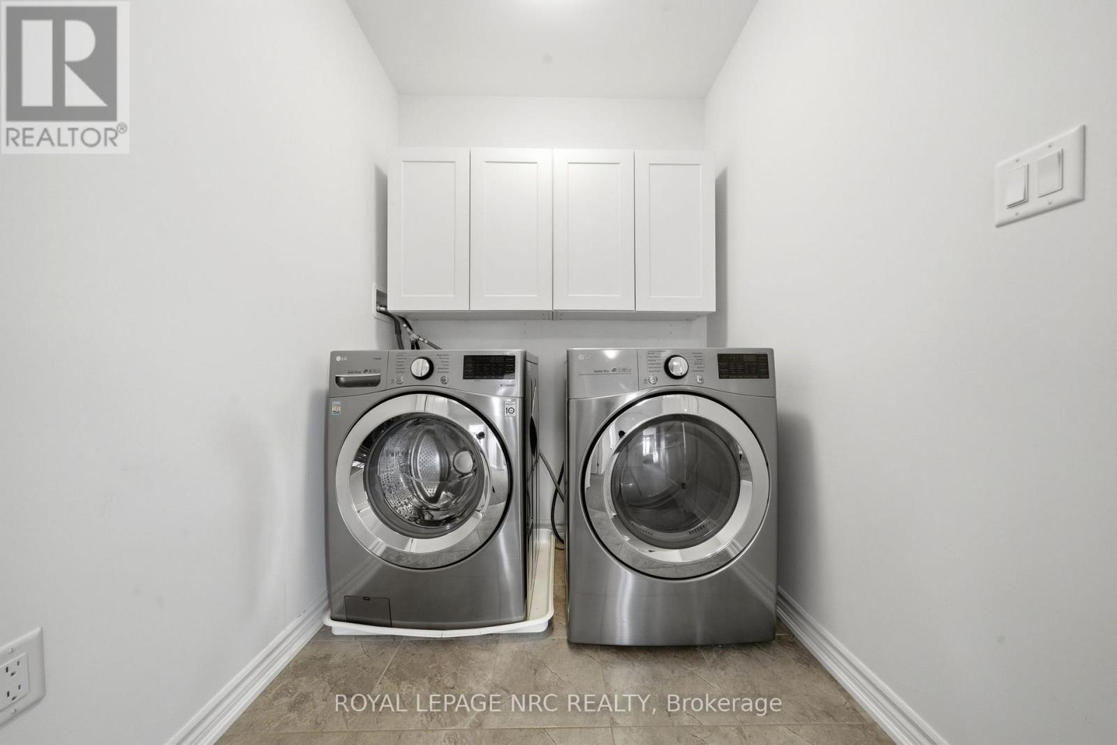 4071 THOMAS STREET - 31