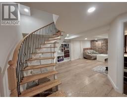 168 Willow Lane, Newmarket, ON L3Y4J3 Photo 25