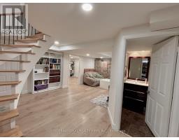 168 Willow Lane, Newmarket, ON L3Y4J3 Photo 28