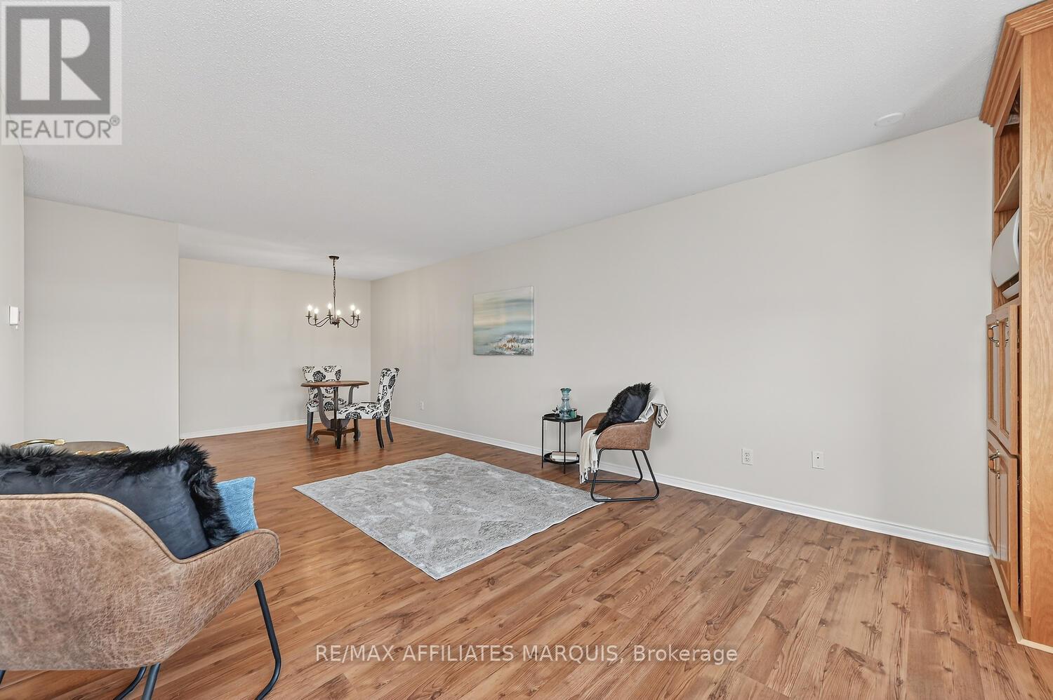 #304 10 ARMSTRONG DRIVE - 17
