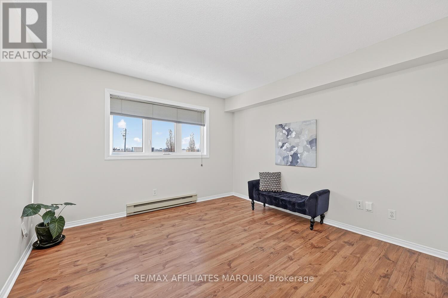 #304 10 ARMSTRONG DRIVE - 20