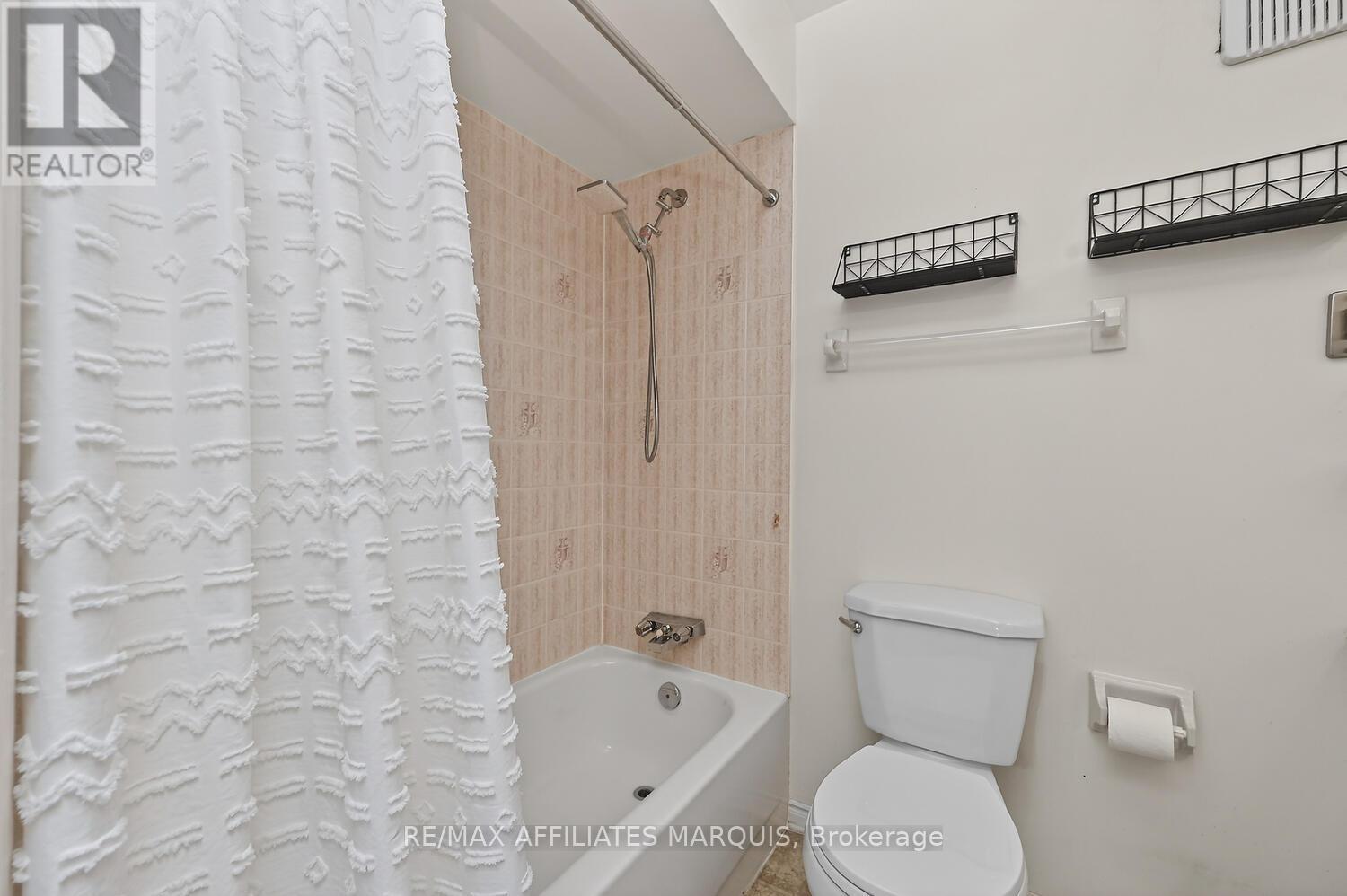 #304 10 ARMSTRONG DRIVE - 24