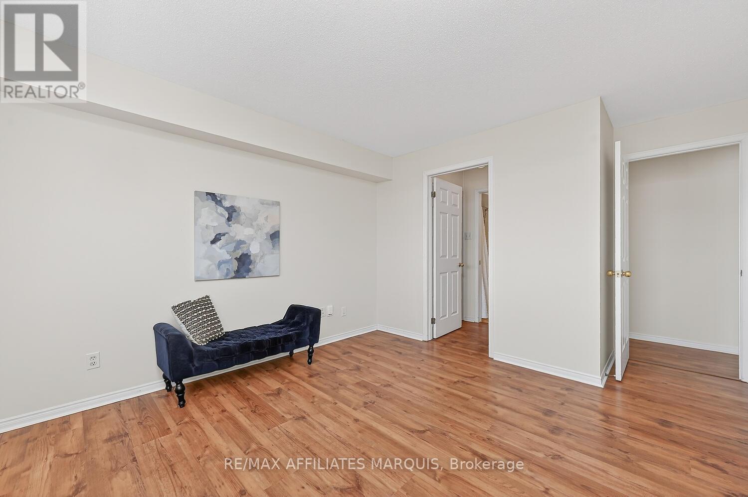 #304 10 ARMSTRONG DRIVE - 22