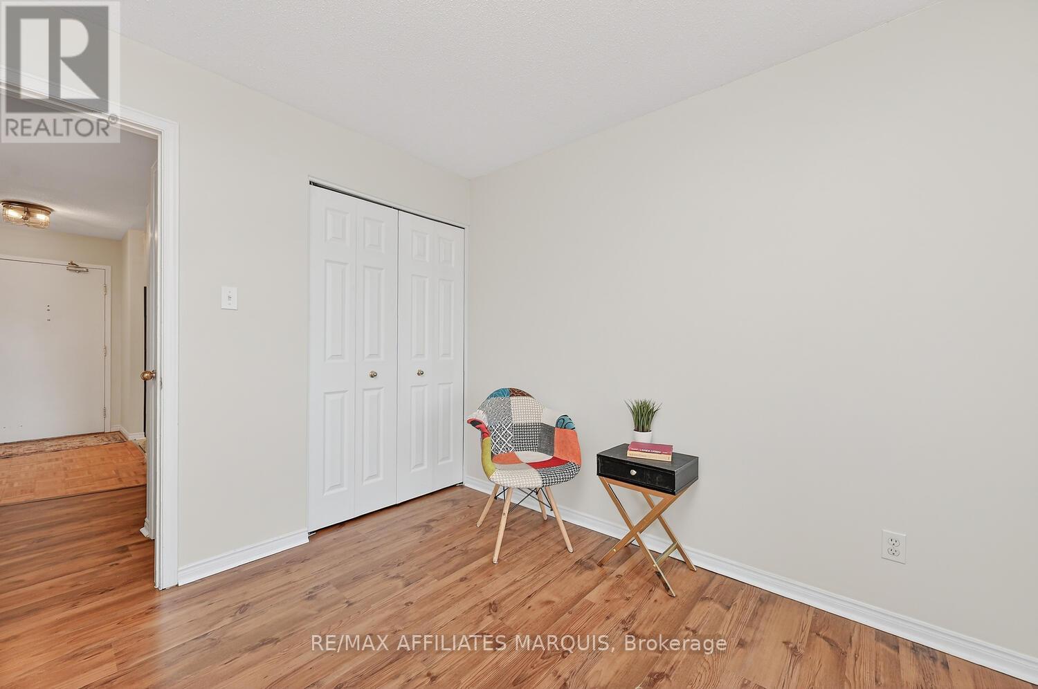 #304 10 ARMSTRONG DRIVE - 27