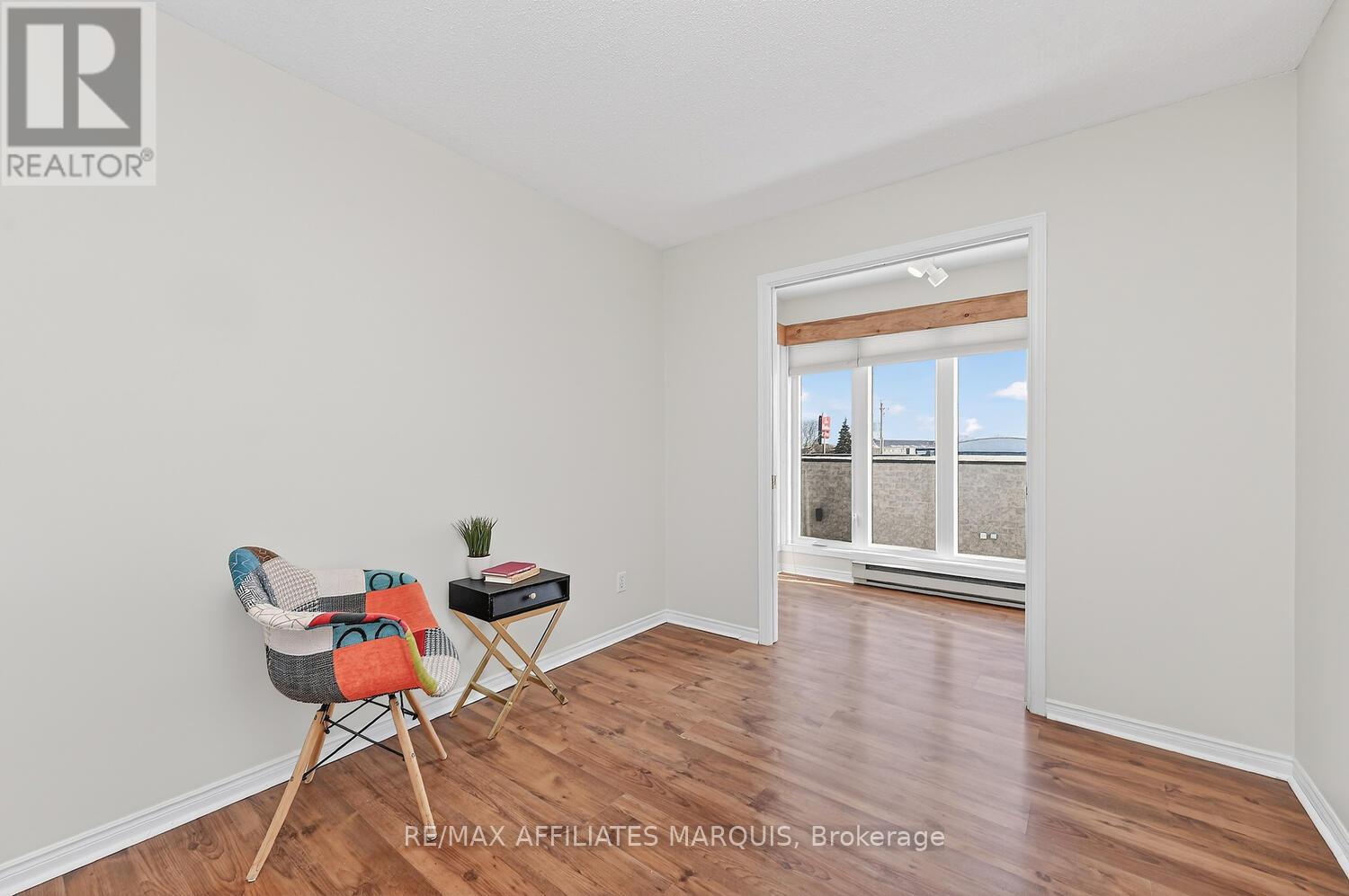 #304 10 ARMSTRONG DRIVE - 26