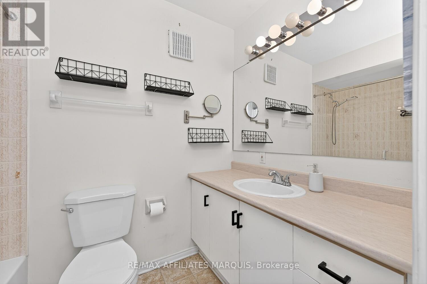 #304 10 ARMSTRONG DRIVE - 25