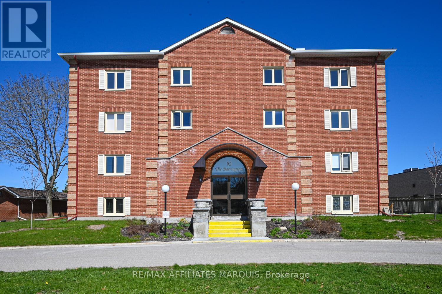 #304 10 ARMSTRONG DRIVE - 4