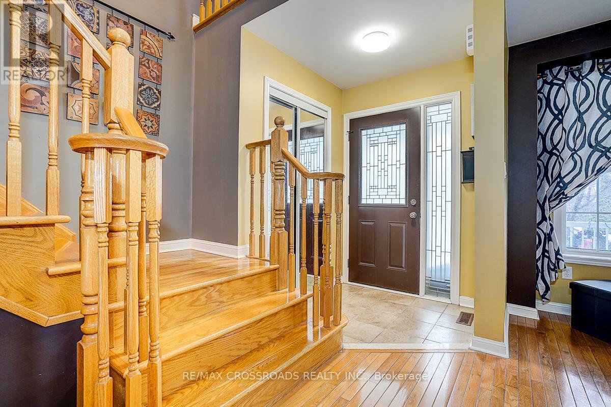 597 CAVERHILL CRESCENT - 4