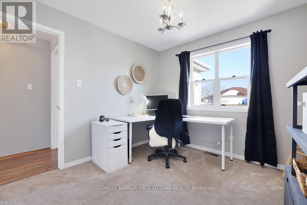 37 BOULDER WAY - 25
