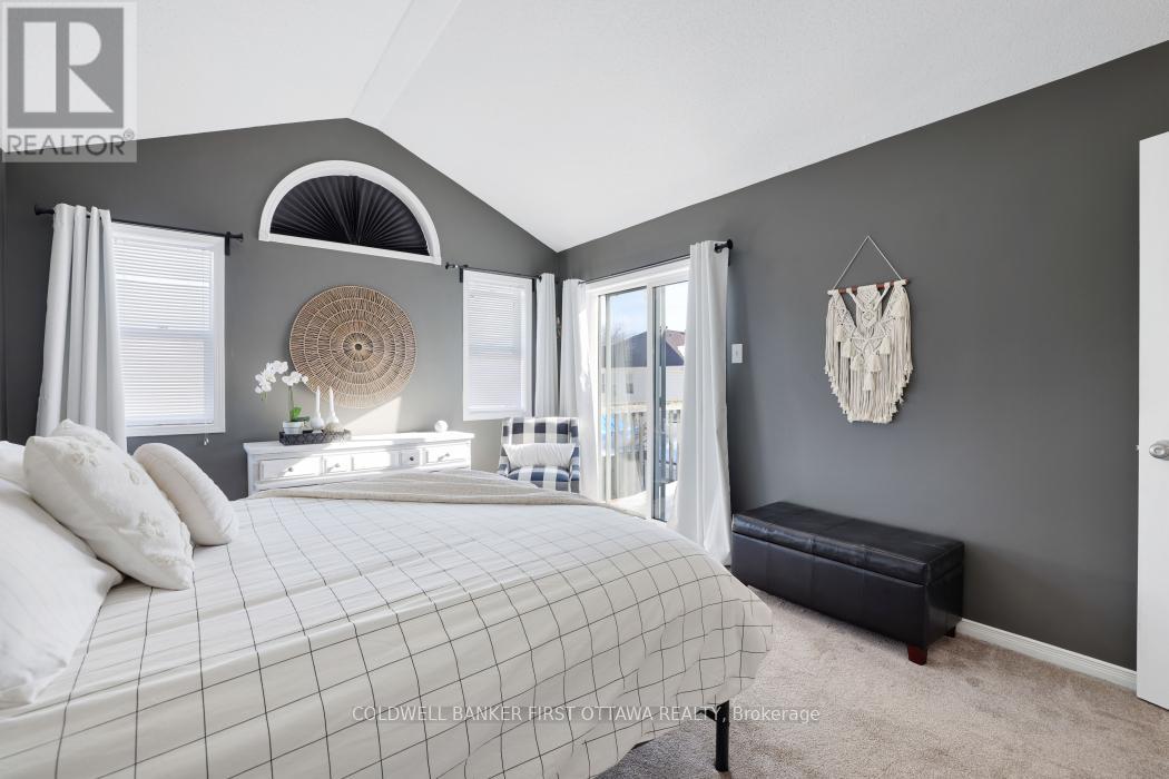 37 BOULDER WAY - 22