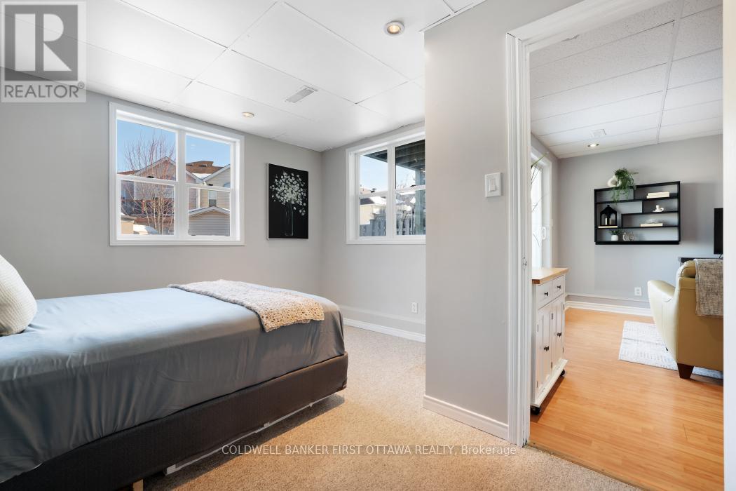 37 BOULDER WAY - 35