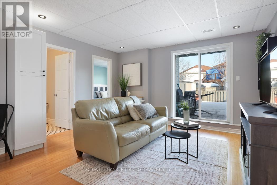 37 BOULDER WAY - 30