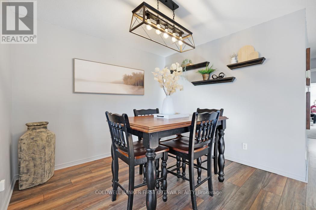 37 BOULDER WAY - 5