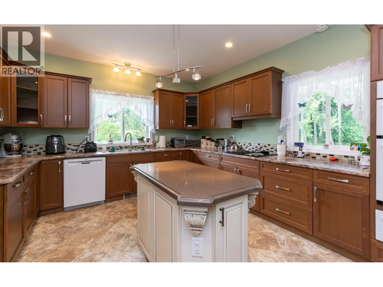  741 Enderby Mabel Lake Road, Enderby