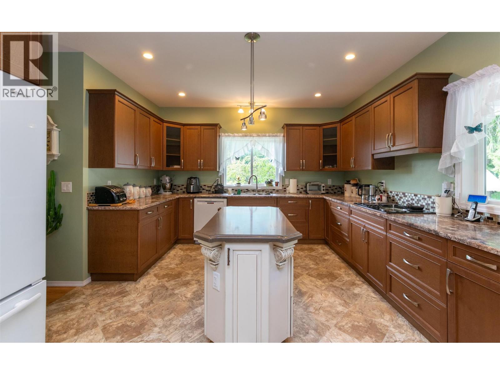  741 Enderby Mabel Lake Road, Enderby