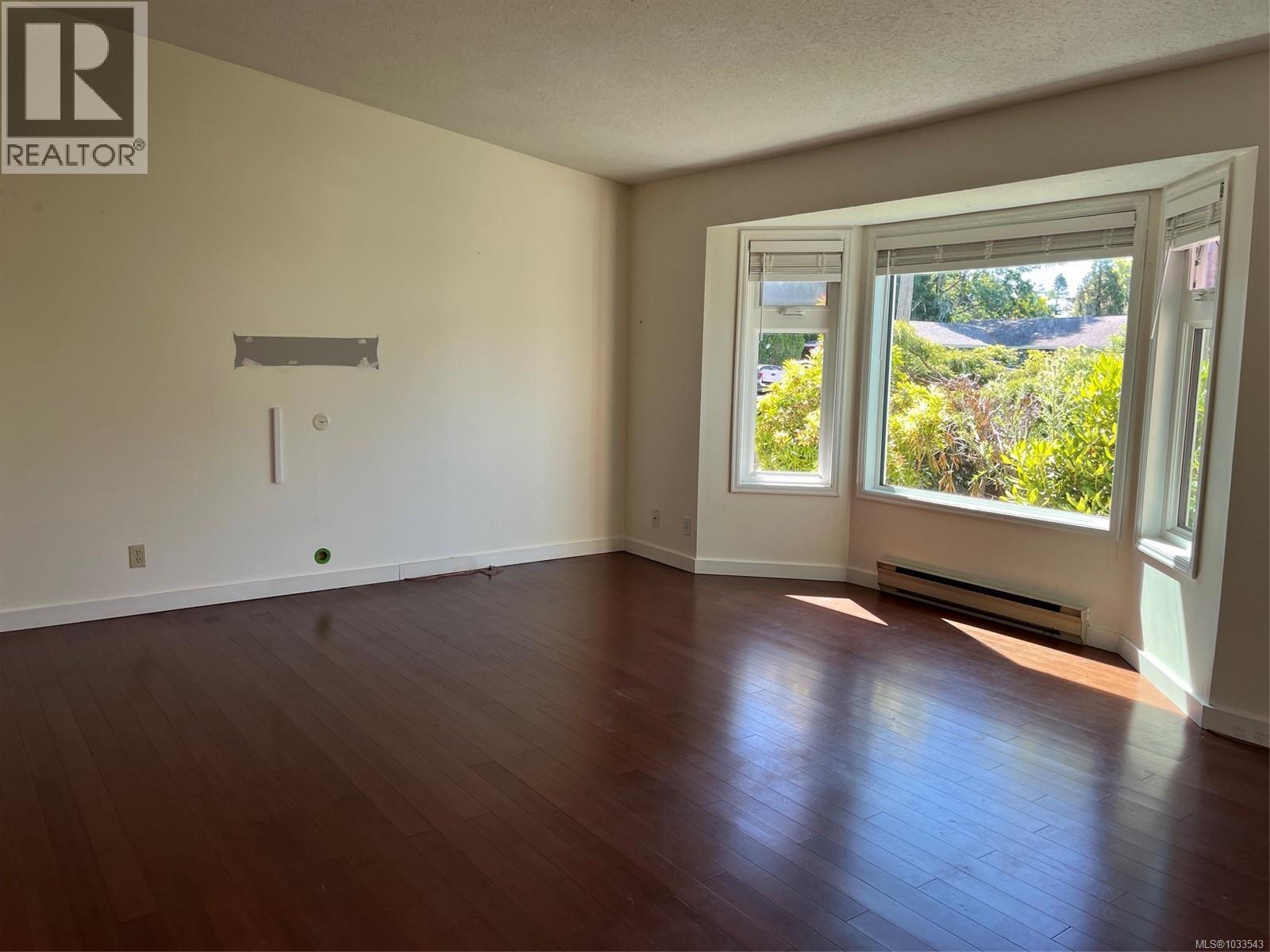 1646 Maquinna Ave - 2