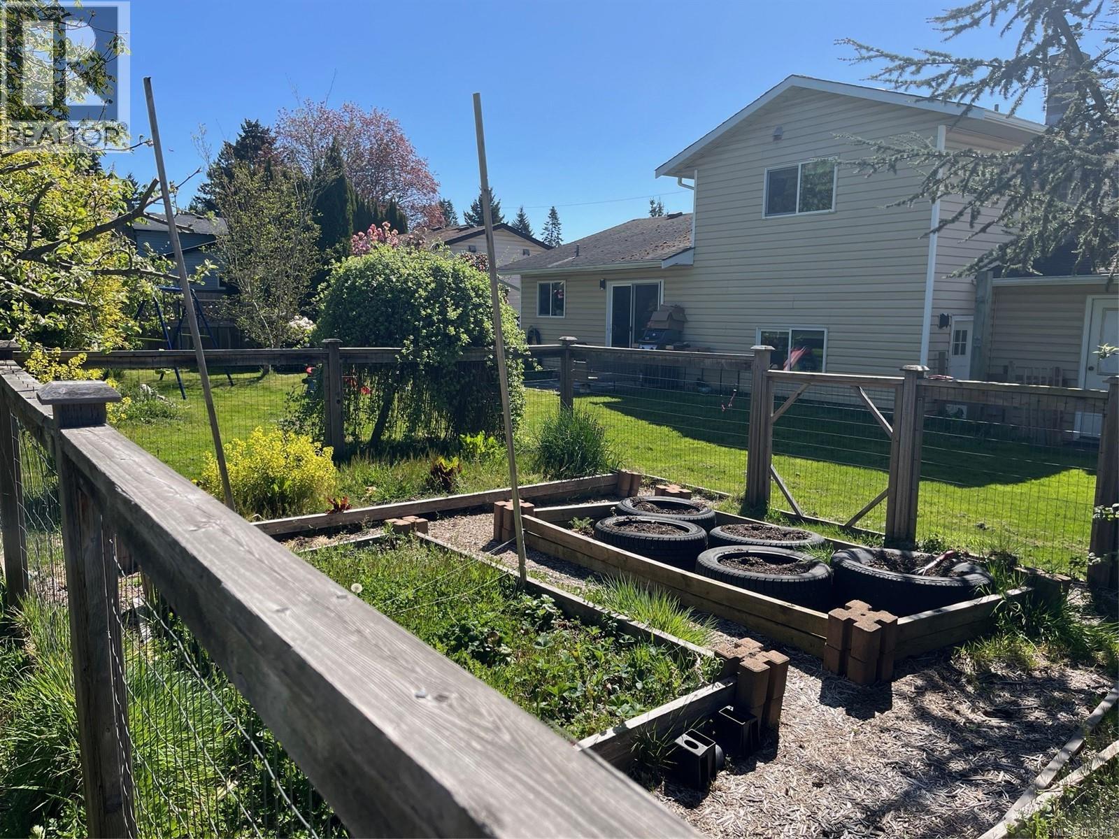 1646 Maquinna Ave, Comox