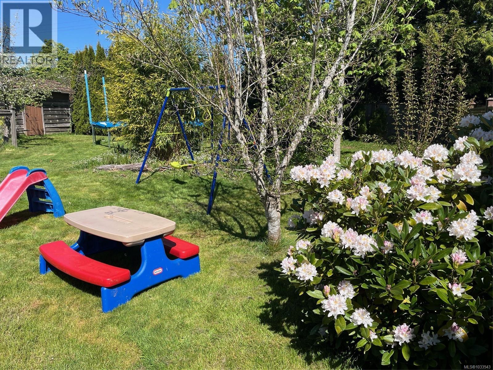 1646 Maquinna Ave, Comox