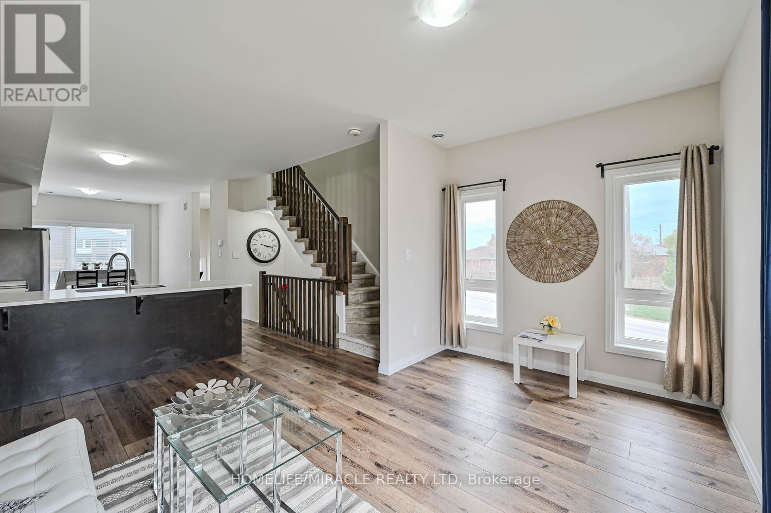 #34 720 GREY STREET - 8