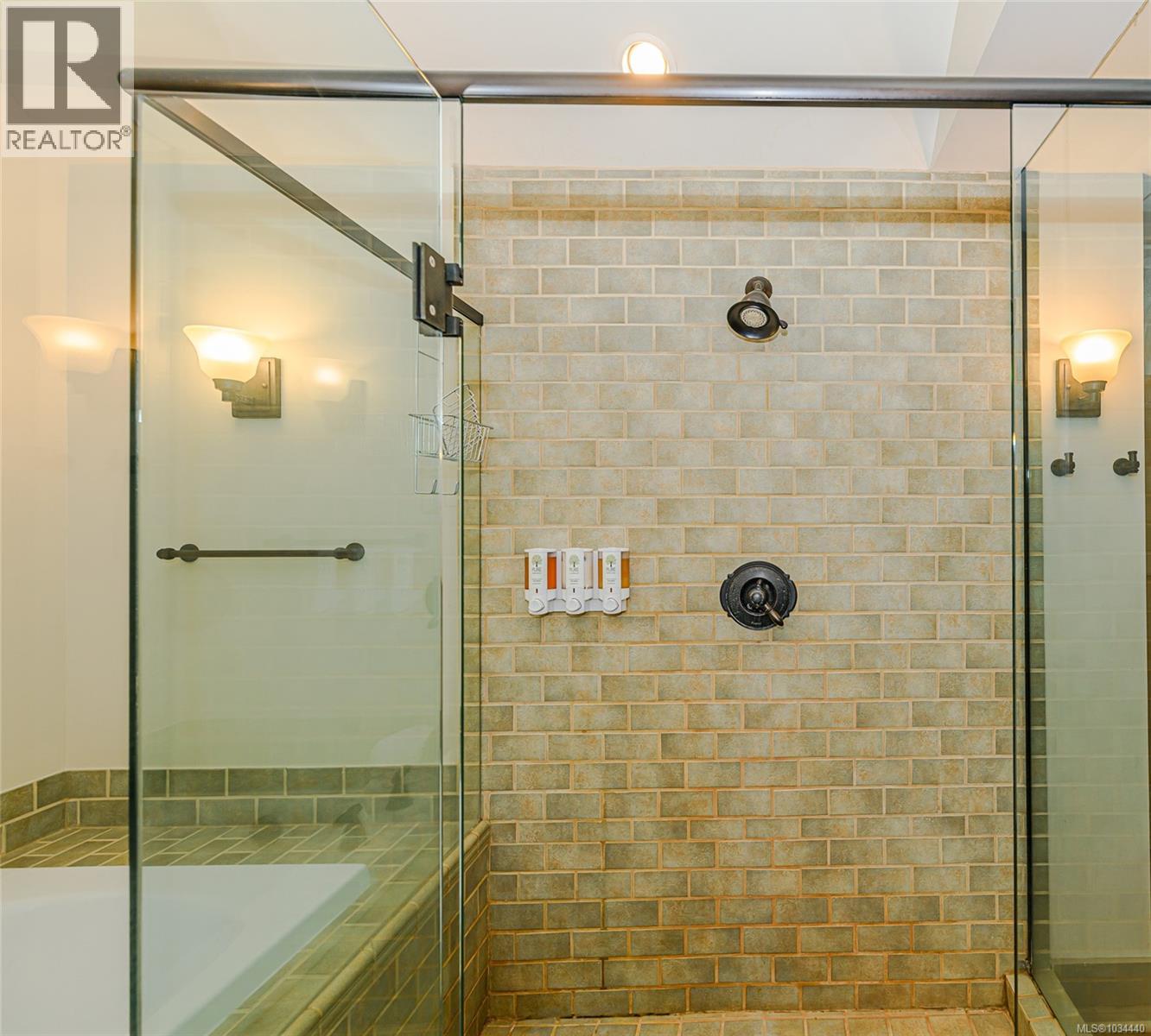 #36 315 Robinson Rd - 20