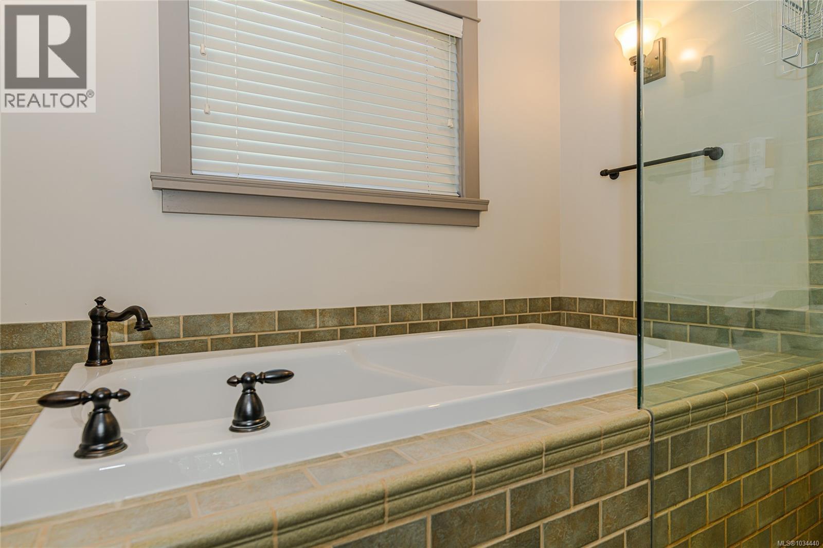 #36 315 Robinson Rd - 23