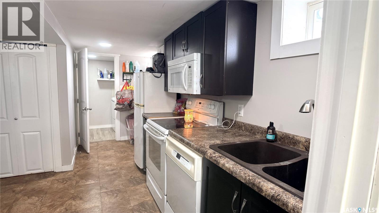 1537 Second STREET - 24