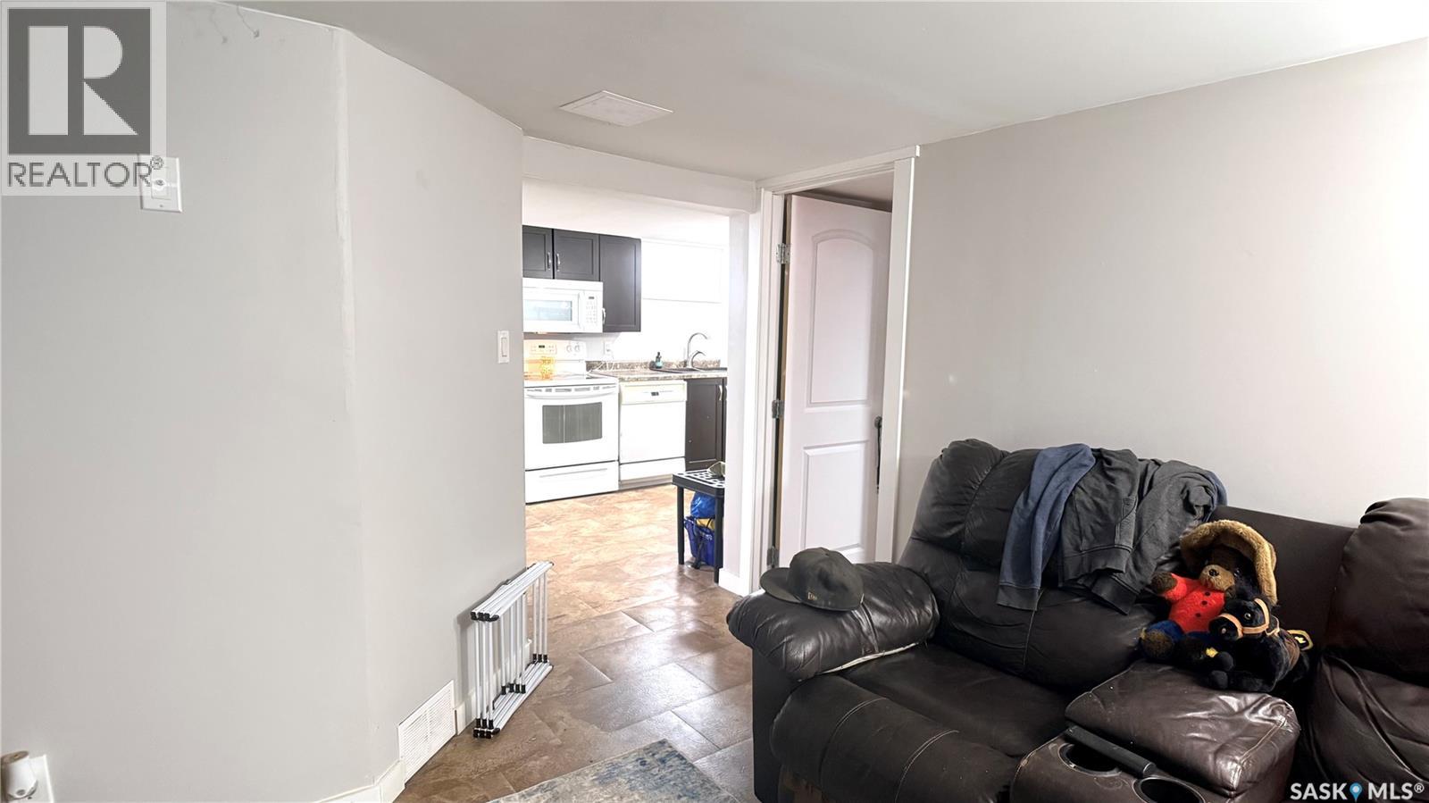 1537 Second STREET - 29
