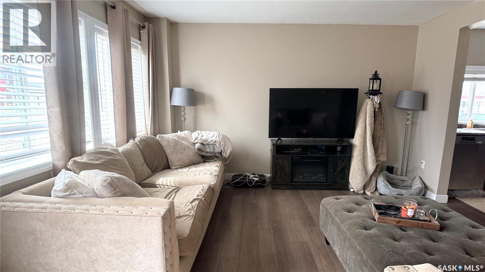 1537 Second STREET - 6