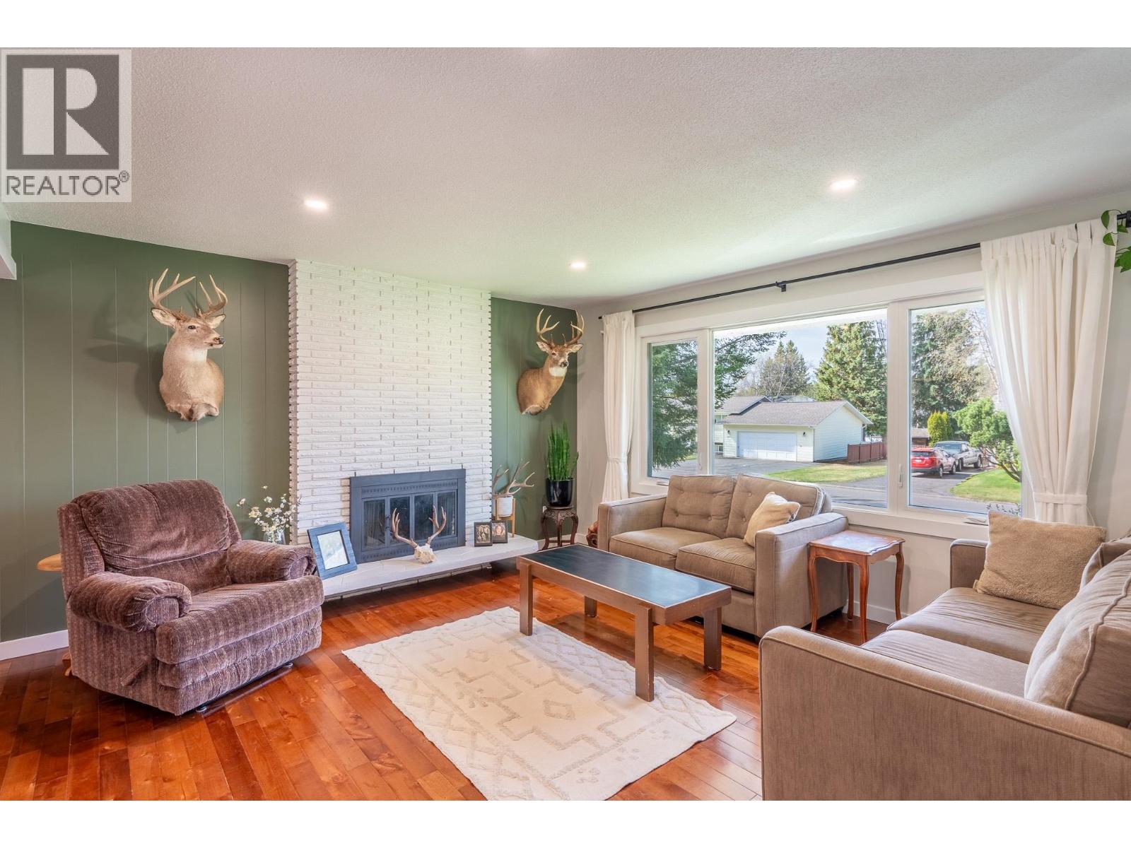 5754 TRENT DRIVE - 13